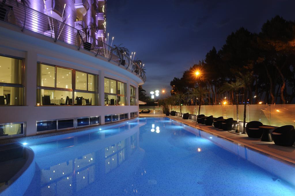 Hotel Lido อัลบา อาดริอาติกา ภายนอก รูปภาพ